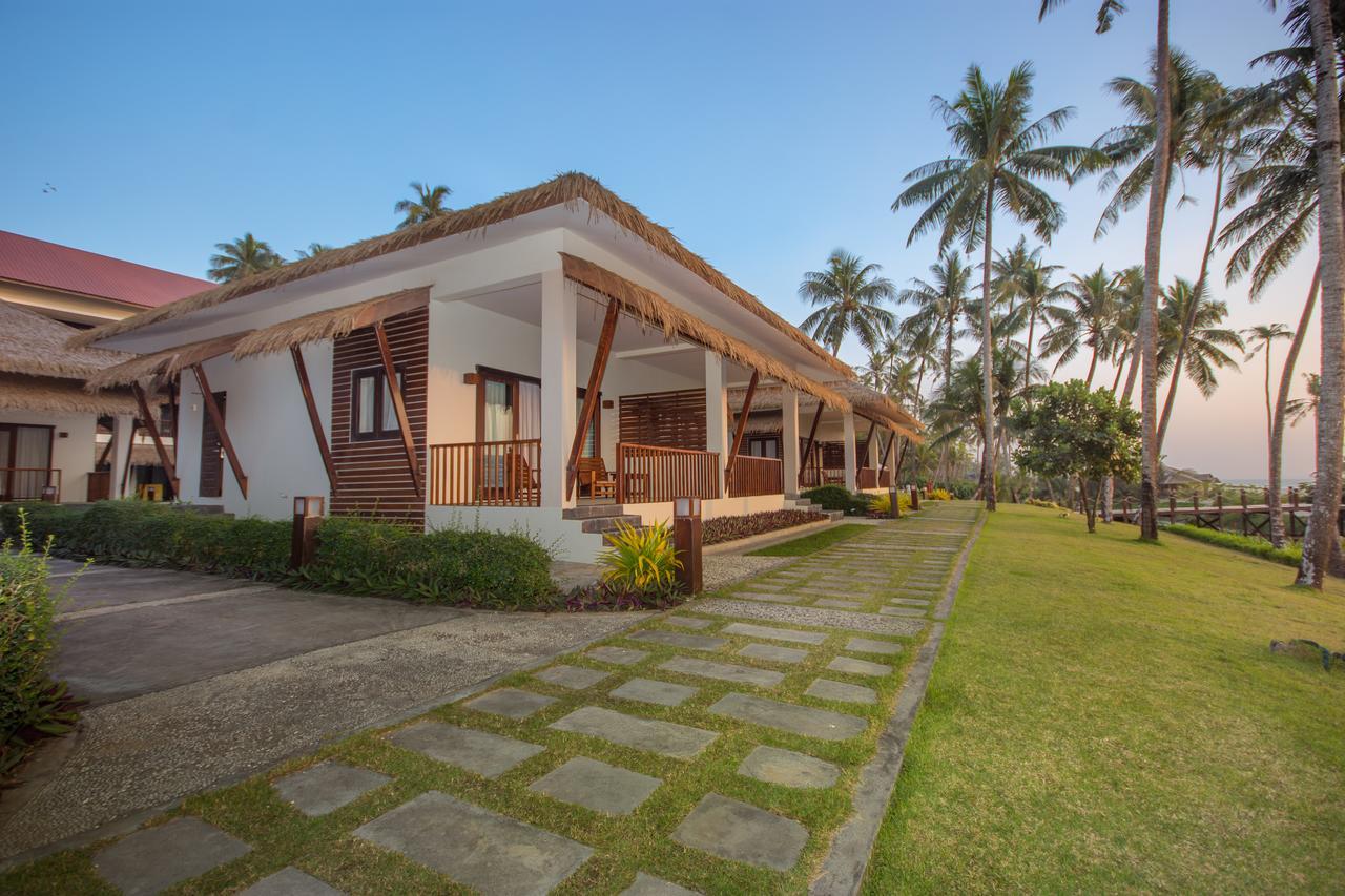 Eskala Hotels And Resorts Ngwesaung Exterior photo