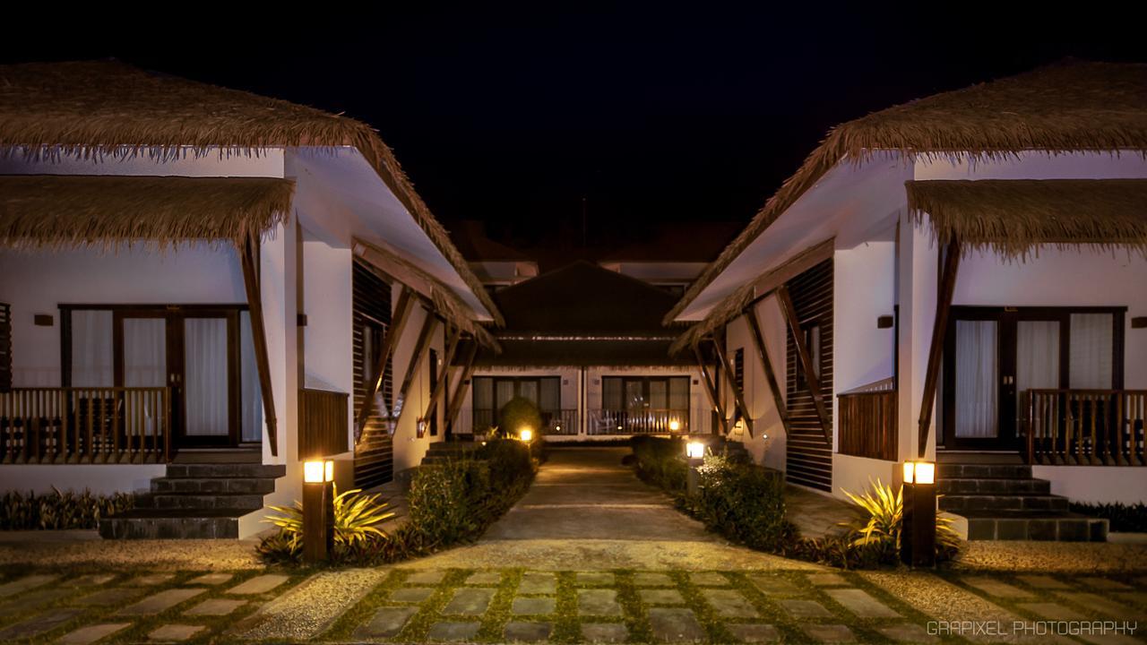 Eskala Hotels And Resorts Ngwesaung Exterior photo